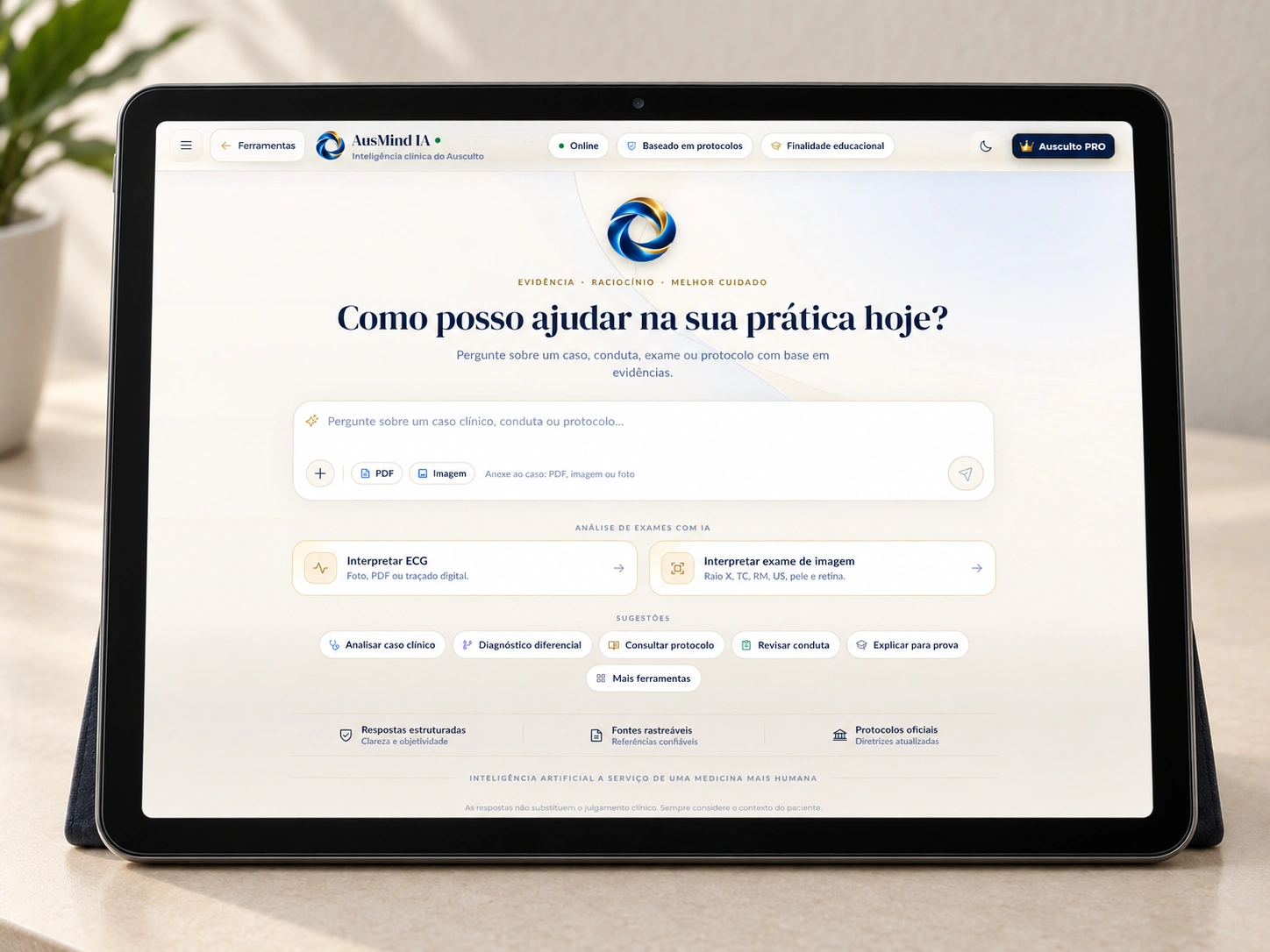 Tela inicial do AusMind IA apresentada em um tablet preto, com conversa e ferramentas de análise